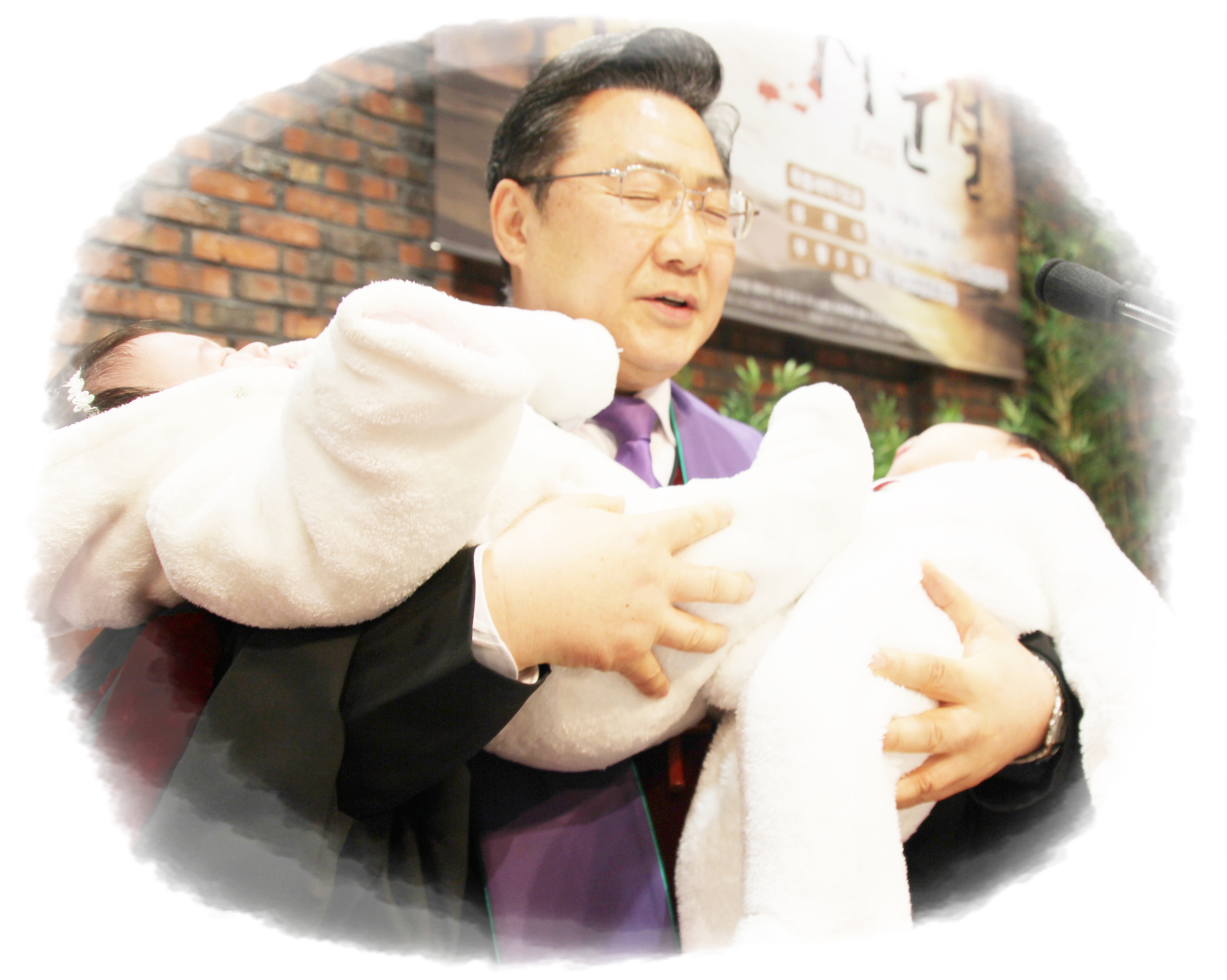 3월24일 홍라준  홍라희 아기.jpg